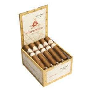 Montecristo-White-Churchill-Box.jpg